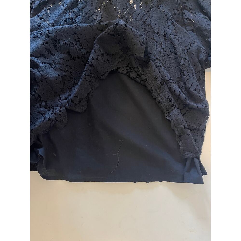 Old Navy Lace Shell Top - Picture 6 of 8